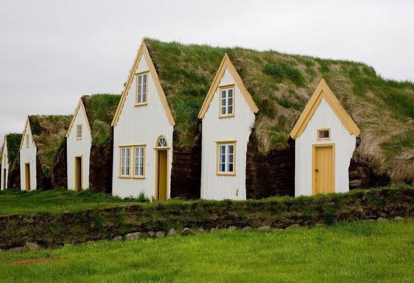 هتل Hestasport Cottages