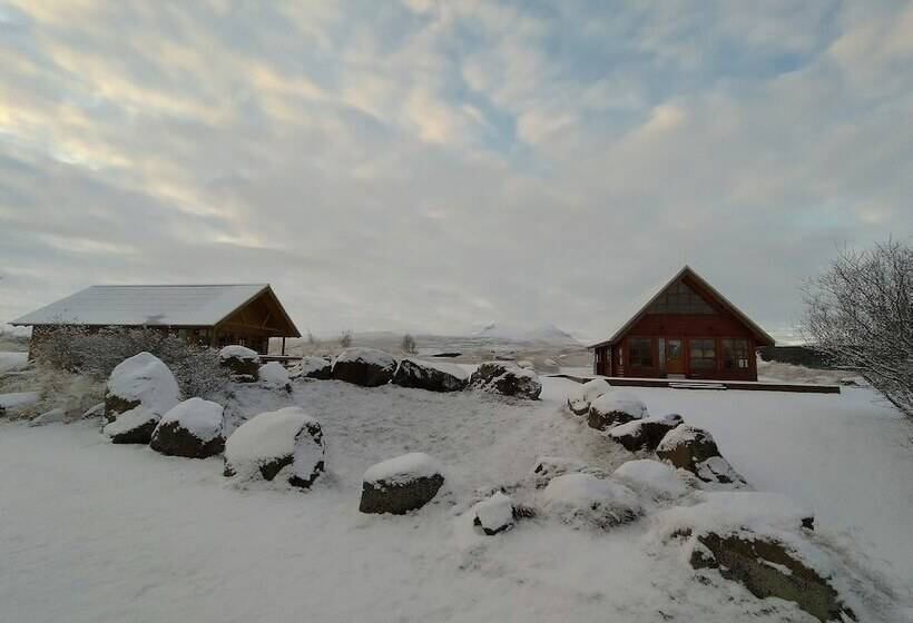 هتل Hestasport Cottages