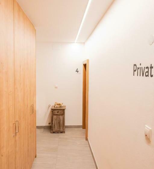 הוסטל Garni Birkenau