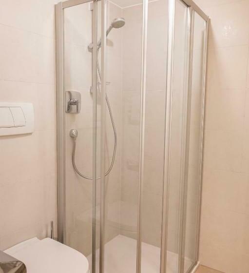 הוסטל Garni Birkenau