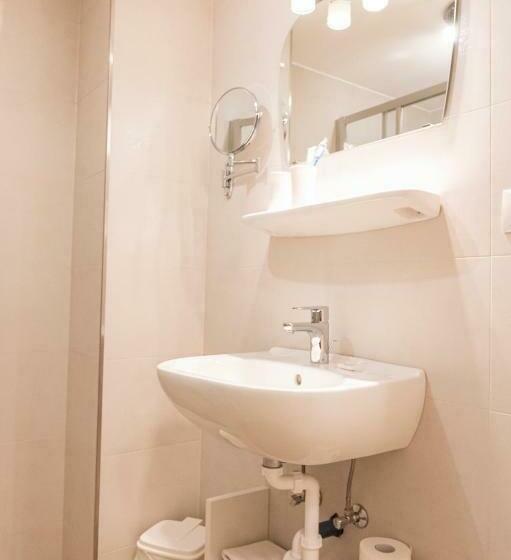 הוסטל Garni Birkenau