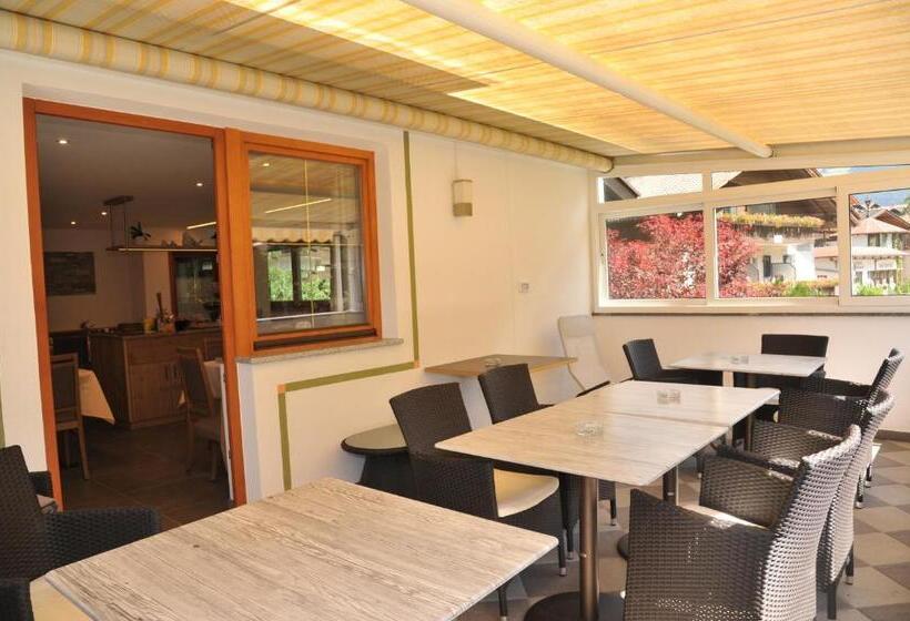 הוסטל Garni Birkenau