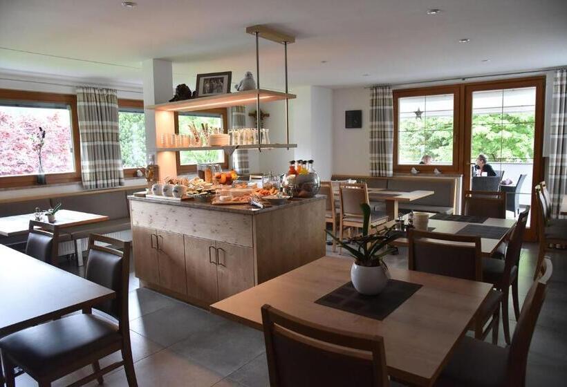 הוסטל Garni Birkenau