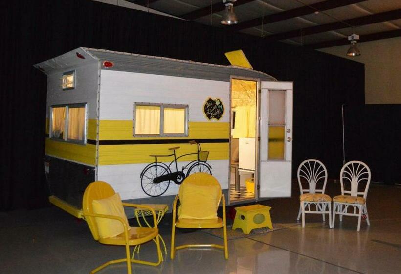 호스텔 Lone Star Glamp Inn