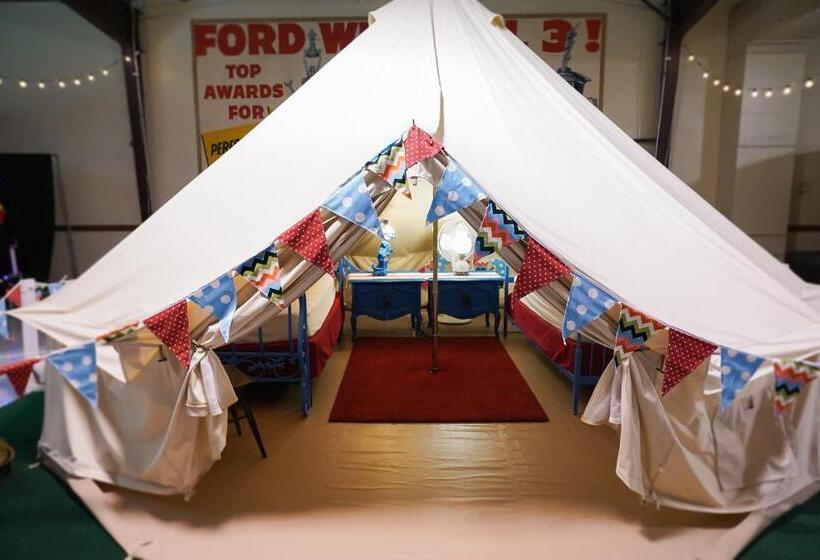 호스텔 Lone Star Glamp Inn