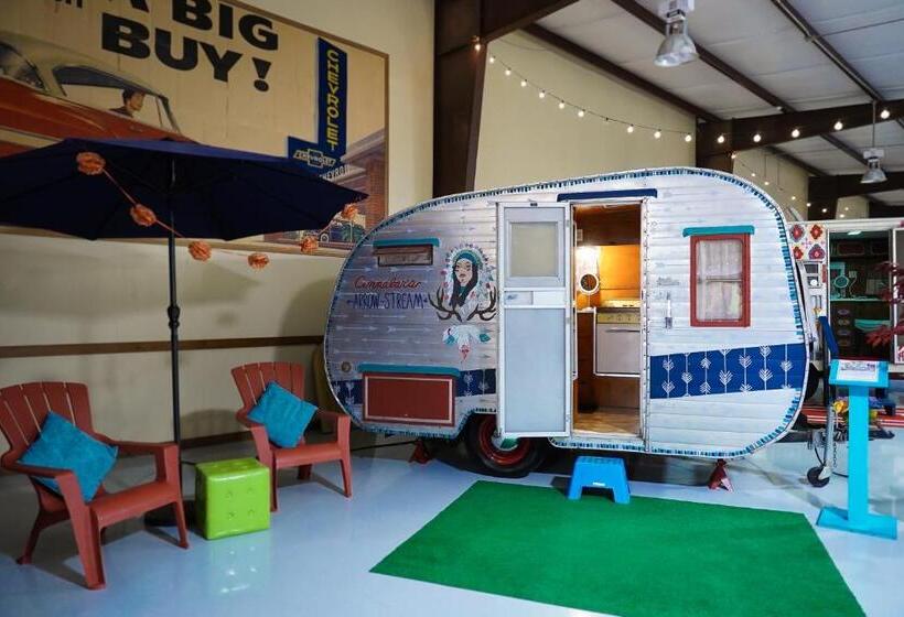 호스텔 Lone Star Glamp Inn