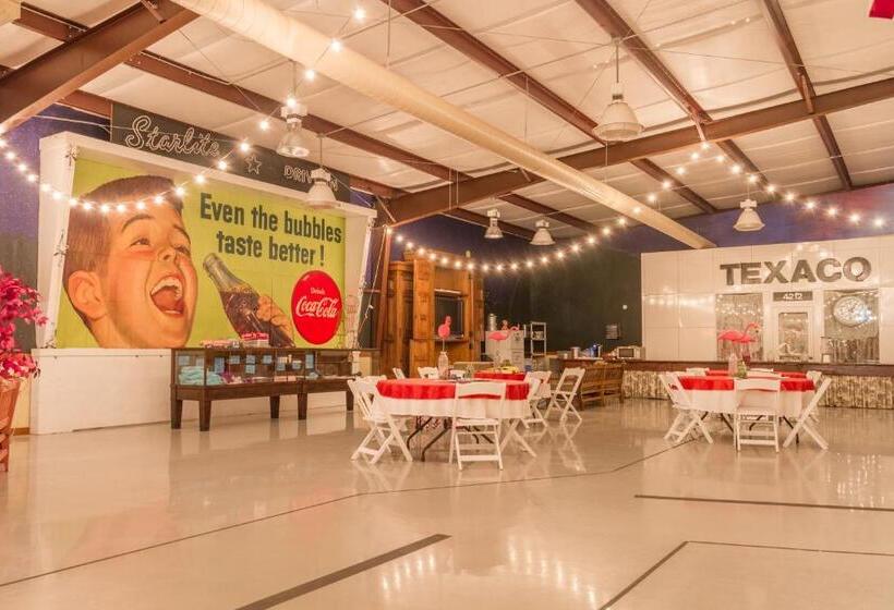 호스텔 Lone Star Glamp Inn