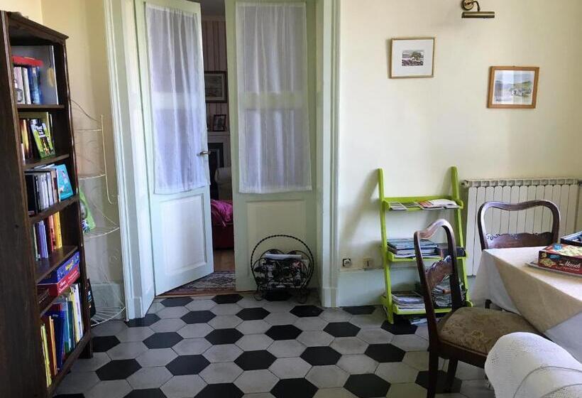 住宿加早餐  Chambres D Hôtes Et Roulotte Au Bonheur Du Parc