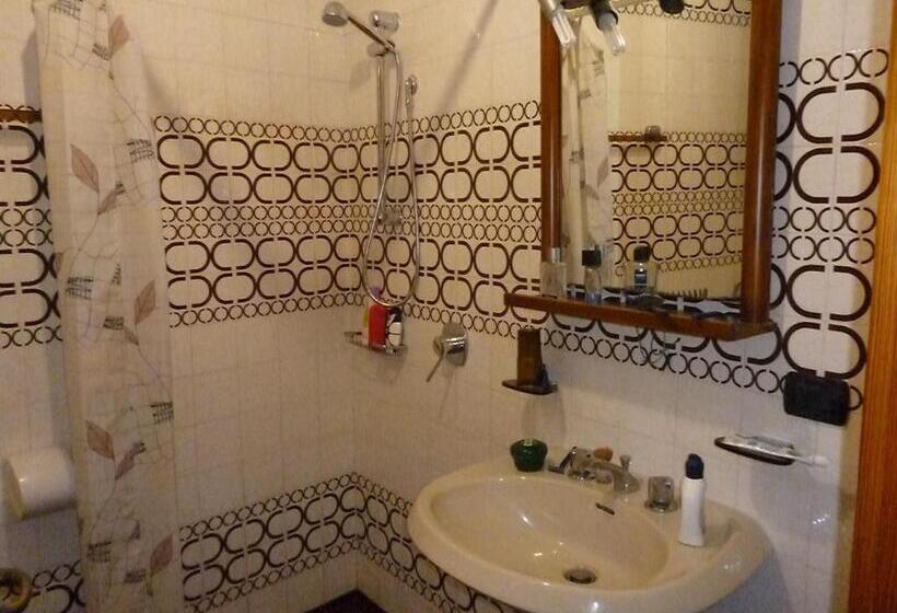 مبيت وإفطار La Zavirna