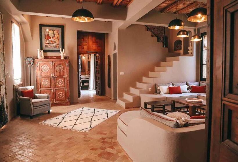 تختخواب و صبحانه Le Jardin Des Douars