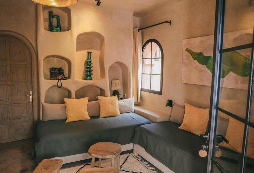 تختخواب و صبحانه Le Jardin Des Douars