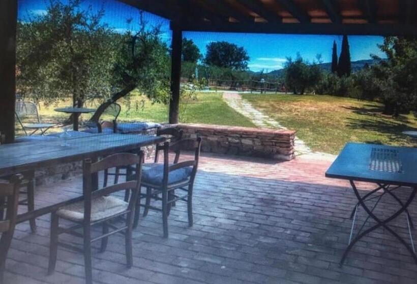 تختخواب و صبحانه Locanda Di Santantimo