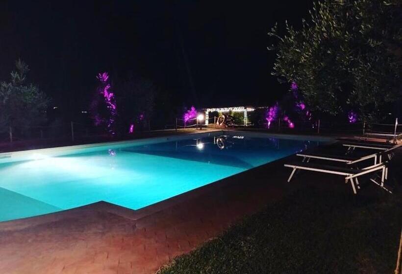 تختخواب و صبحانه Locanda Di Santantimo