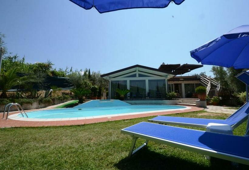 تختخواب و صبحانه Poggio Degli Olivi