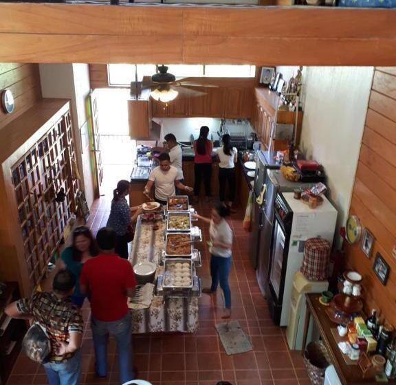 민박 Villa Del Carmen Haven Bohol