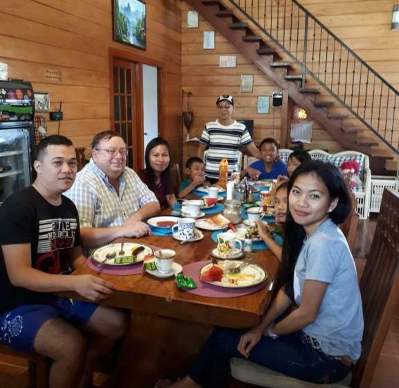 민박 Villa Del Carmen Haven Bohol