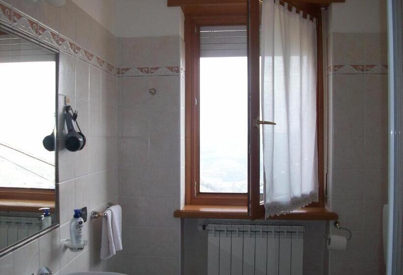 호텔 Agriturismo Finestre Di Langa