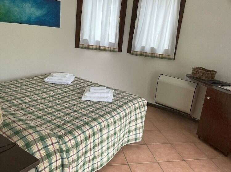 酒店 Agriturismo La Lupa