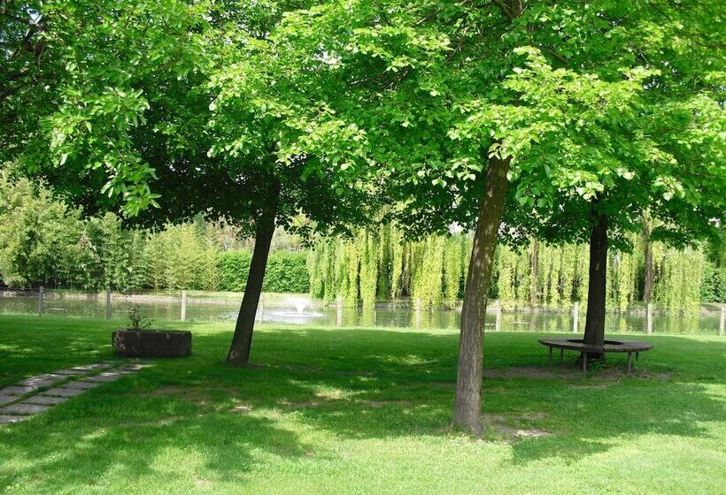 酒店 Agriturismo La Lupa