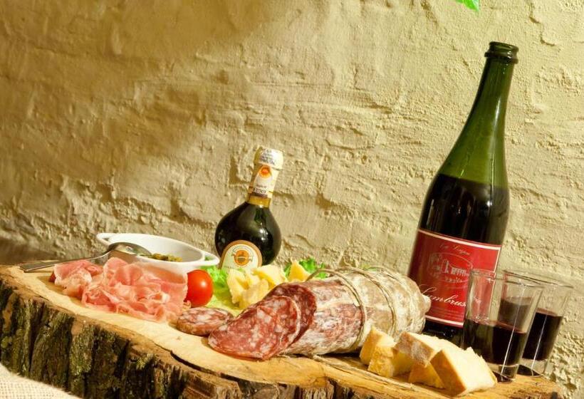 酒店 Agriturismo La Lupa