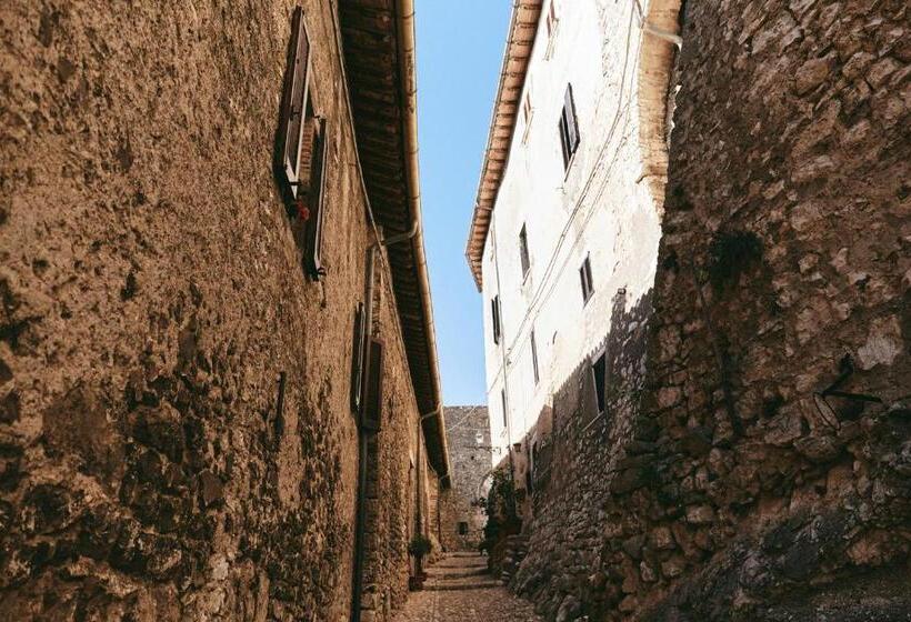 בית מלון כפרי Albergo Diffuso Crispolti