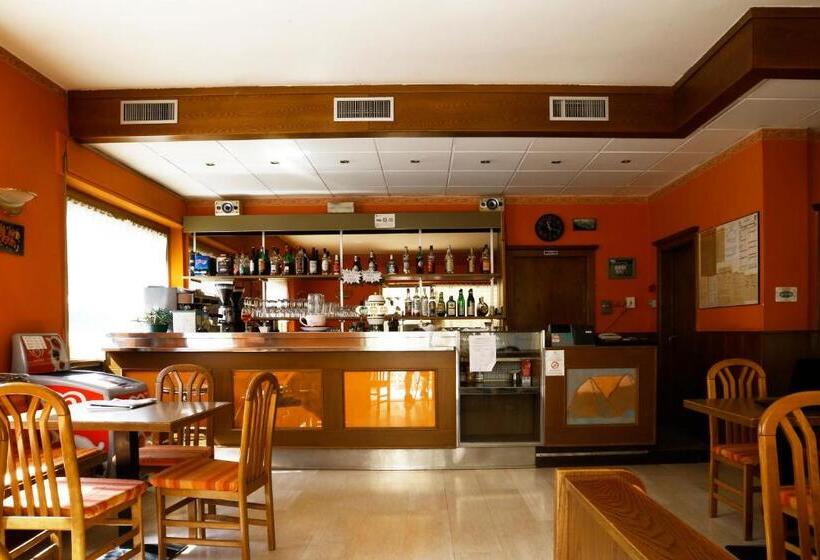 בית מלון כפרי Albergo Drena
