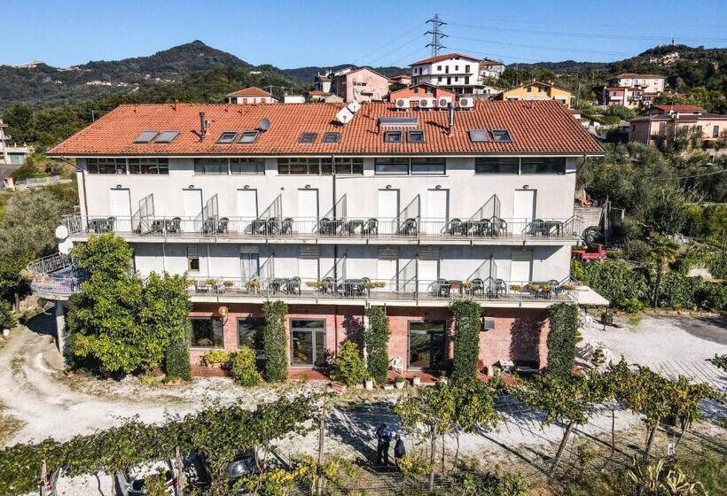 Отель Albergo Ristorante La Greppia