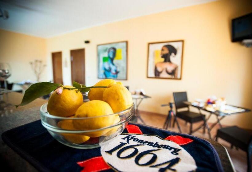 Отель Bonsai B&b Alghero