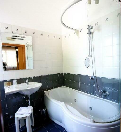 ホテル De La Ville