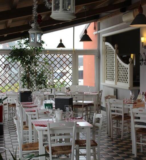 ホテル De La Ville