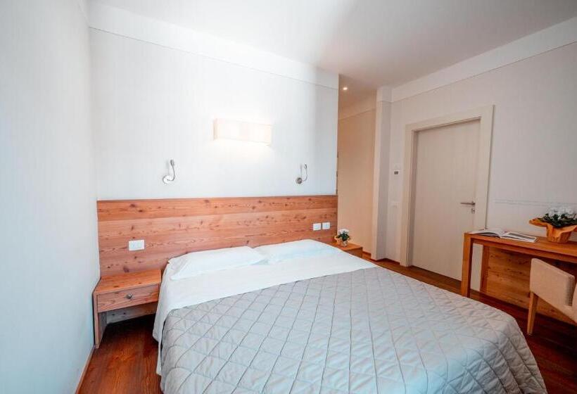 בית מלון כפרי Garnì Vecchio Comune