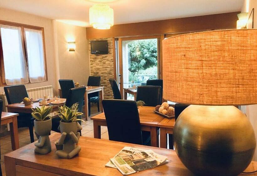 בית מלון כפרי Hôtel Les Chaumettes