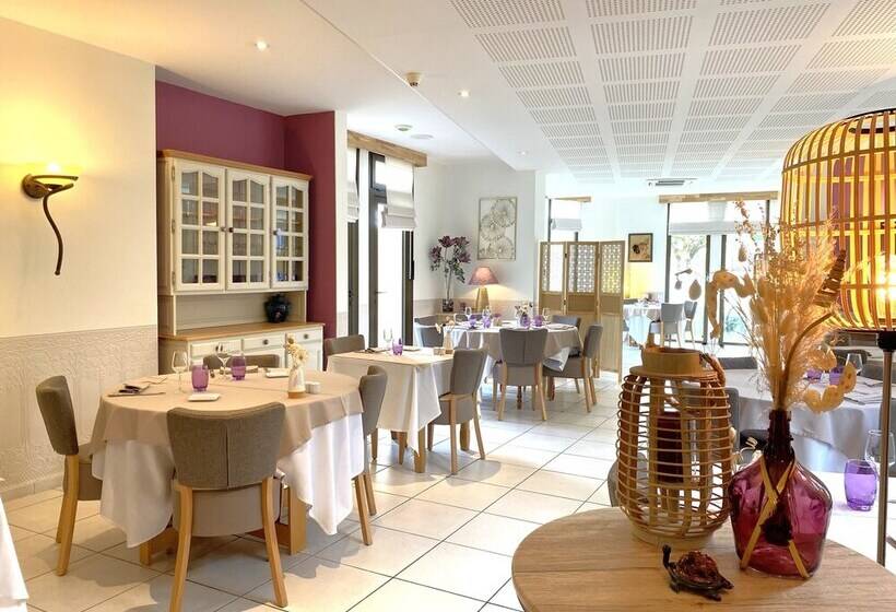 Logis Hotel Restaurant L Orée Des Bois