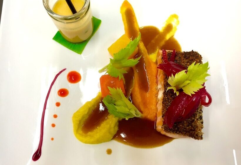 Logis Hotel Restaurant L Orée Des Bois