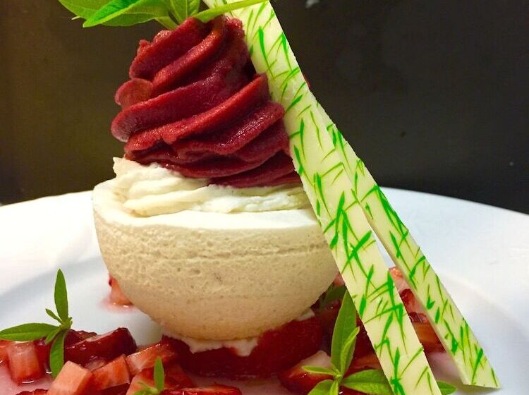 Logis Hotel Restaurant L Orée Des Bois