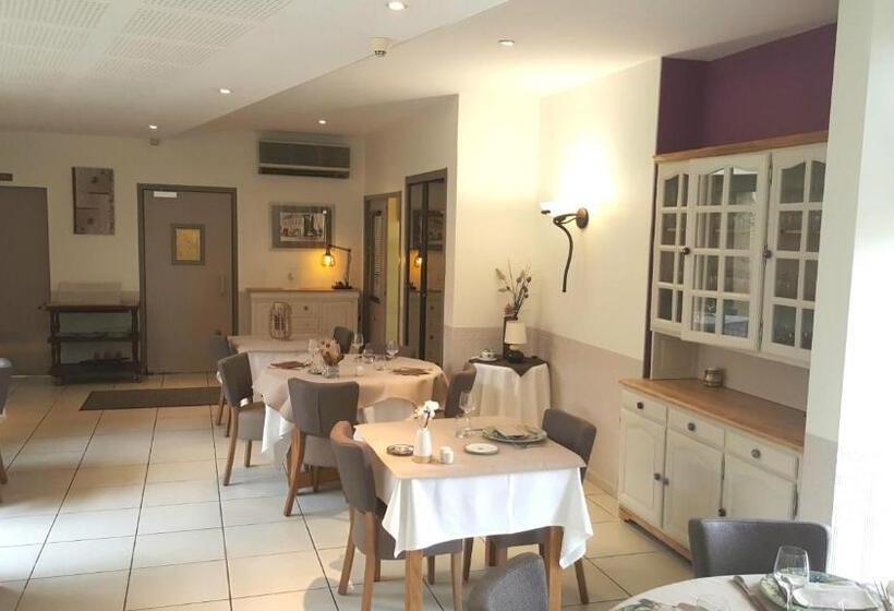 Logis Hotel Restaurant L Orée Des Bois