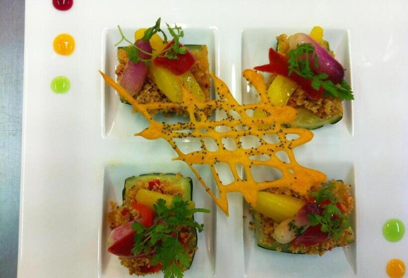 Logis Hotel Restaurant L Orée Des Bois