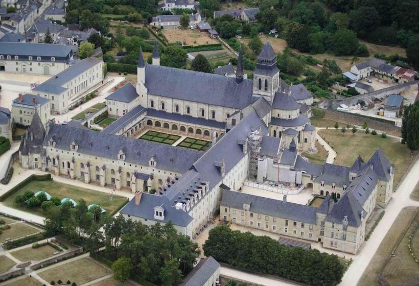 Logis Hotel Restaurant L Orée Des Bois