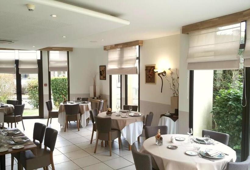 Logis Hotel Restaurant L Orée Des Bois