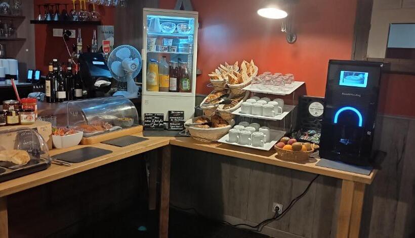 בית מלון כפרי Logis Le Saint Hubert