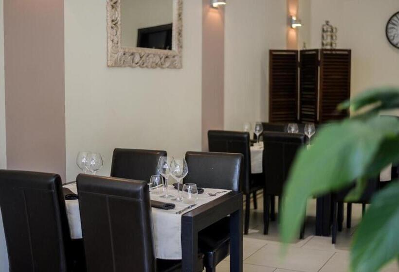 בית מלון כפרי Logis Le Saint Hubert