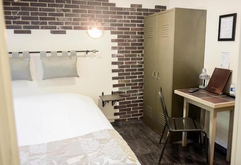 בית מלון כפרי Logis Le Saint Hubert