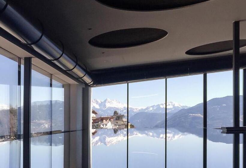 ホテル Luis & Die Buabm   Gasthof Jenesien