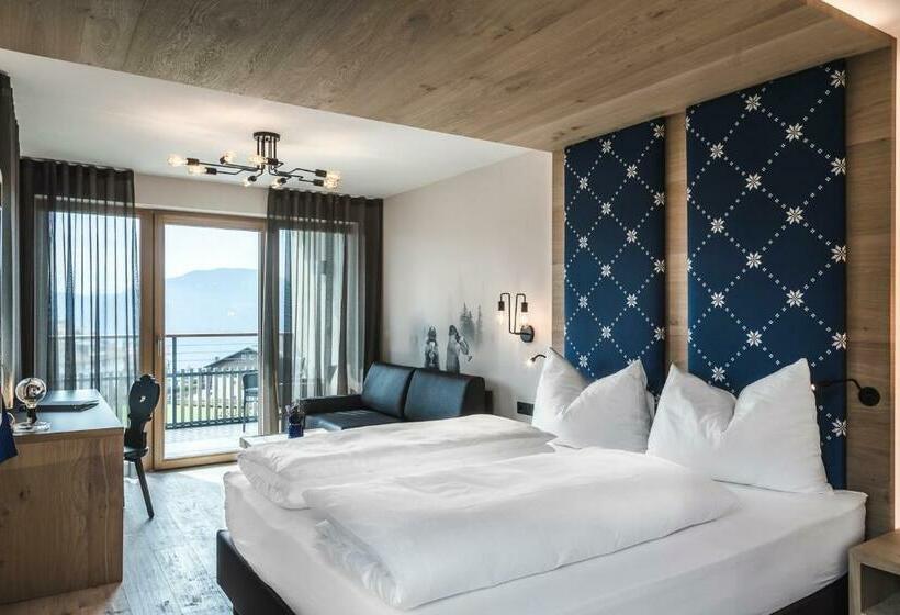 ホテル Luis & Die Buabm   Gasthof Jenesien