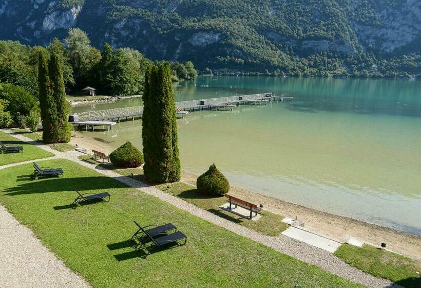 Отель Novalaise Plage