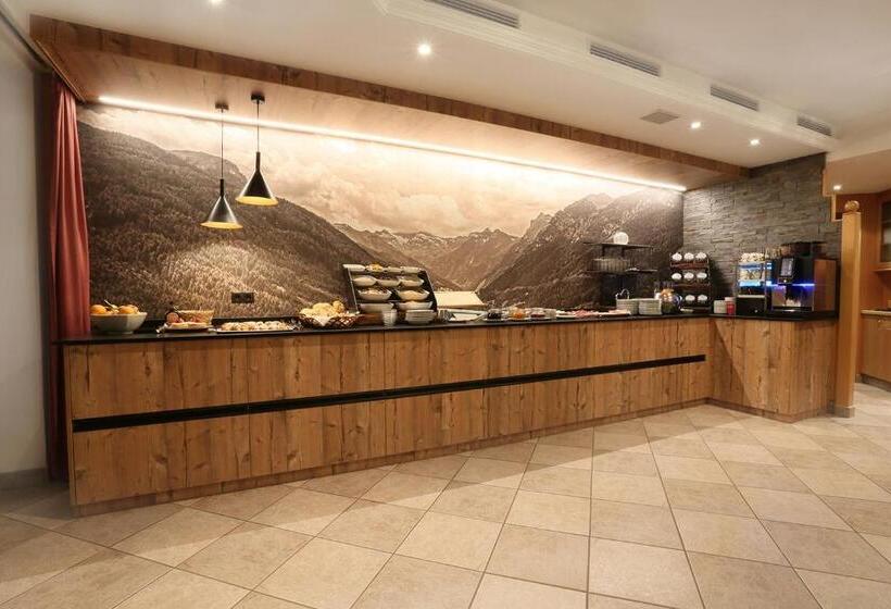 호텔 Pension Alpenhof B&b