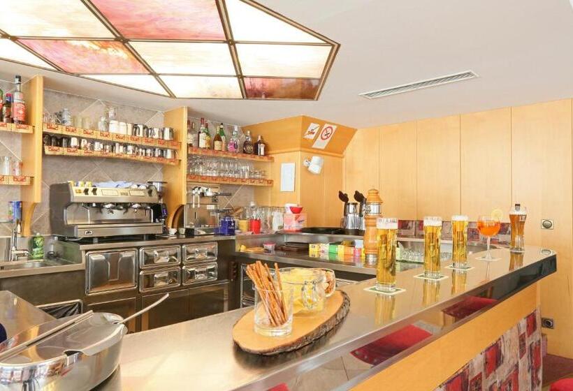 호텔 Pension Alpenhof B&b