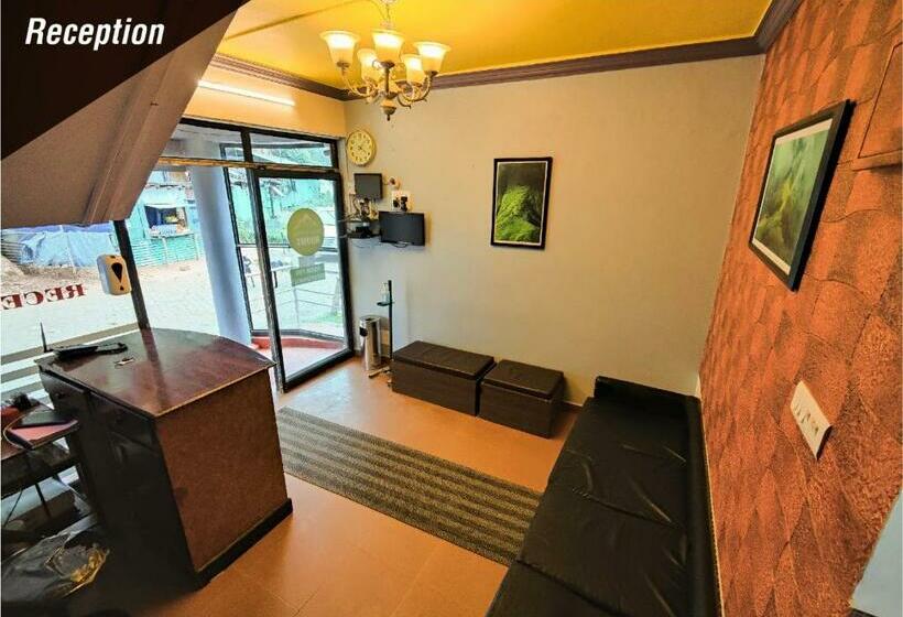 酒店 Periyar Residency