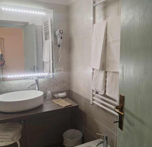 בית מלון כפרי Pineta Ristorante Country House In Fabriano