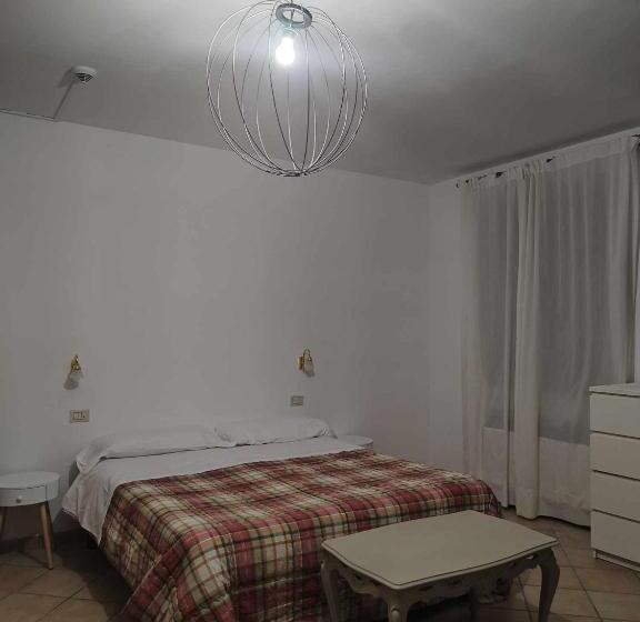 בית מלון כפרי Pineta Ristorante Country House In Fabriano